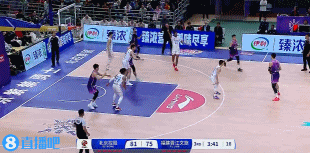 效率很高！邹雨宸替补22分钟9中7砍18分&多次上演暴扣 正负值+7